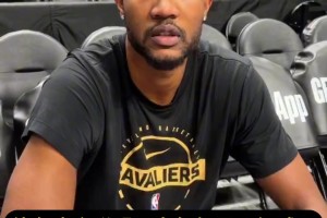 莫布里：哈登多年来都是联盟顶级球员！我们都能从他身上学到东西